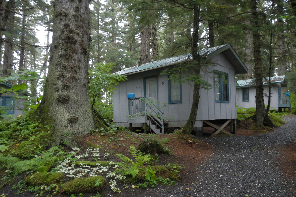 Anchor Point Lodge » Facility Guest Cabins